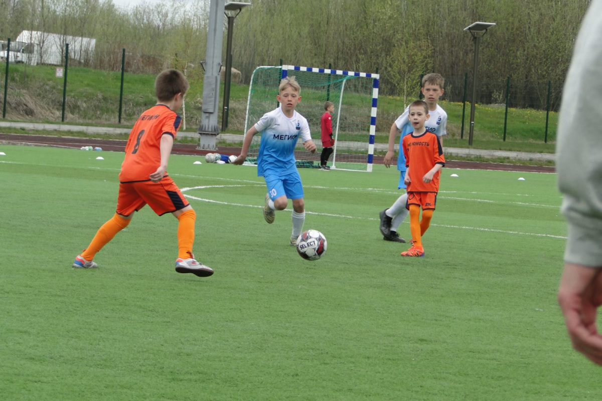 В городе Мегионе с 08-09 июня прошло открытое первенство по мини-футболу среди юношей 2014-2015 гг.р.